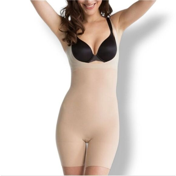 NEW SPANX Shape My Day Open-Bust Mid-Thigh Bodysuit in Natural Size Medium - Picture 1 of 12